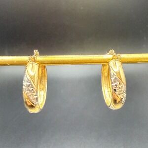 JCM 10K Yellow Gold Two Tone Diamond Cut Hoop Earrings 0.75 Inch 1.4g